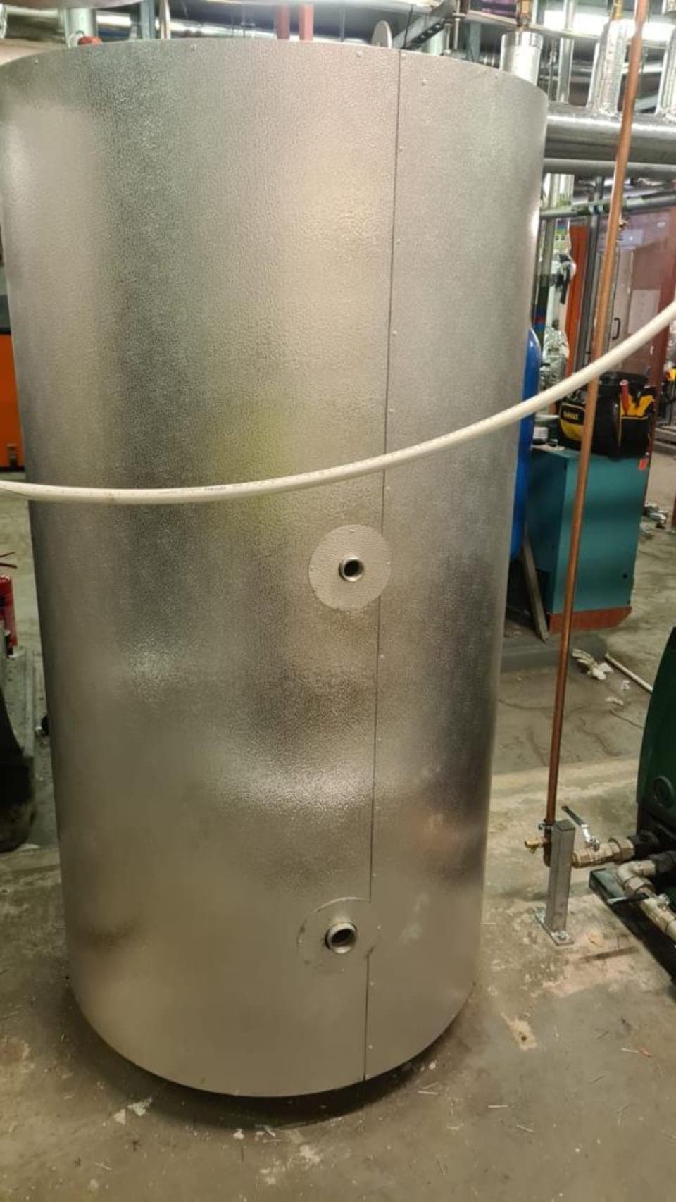 Insulated tank and vessel
