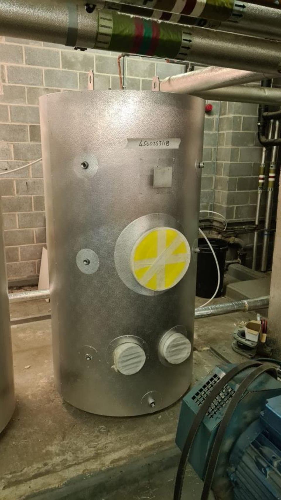 Insulated tank and vessel